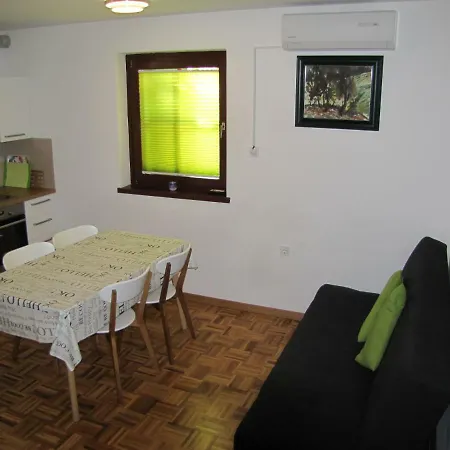 I&r 27 Terme Catez Apartman *